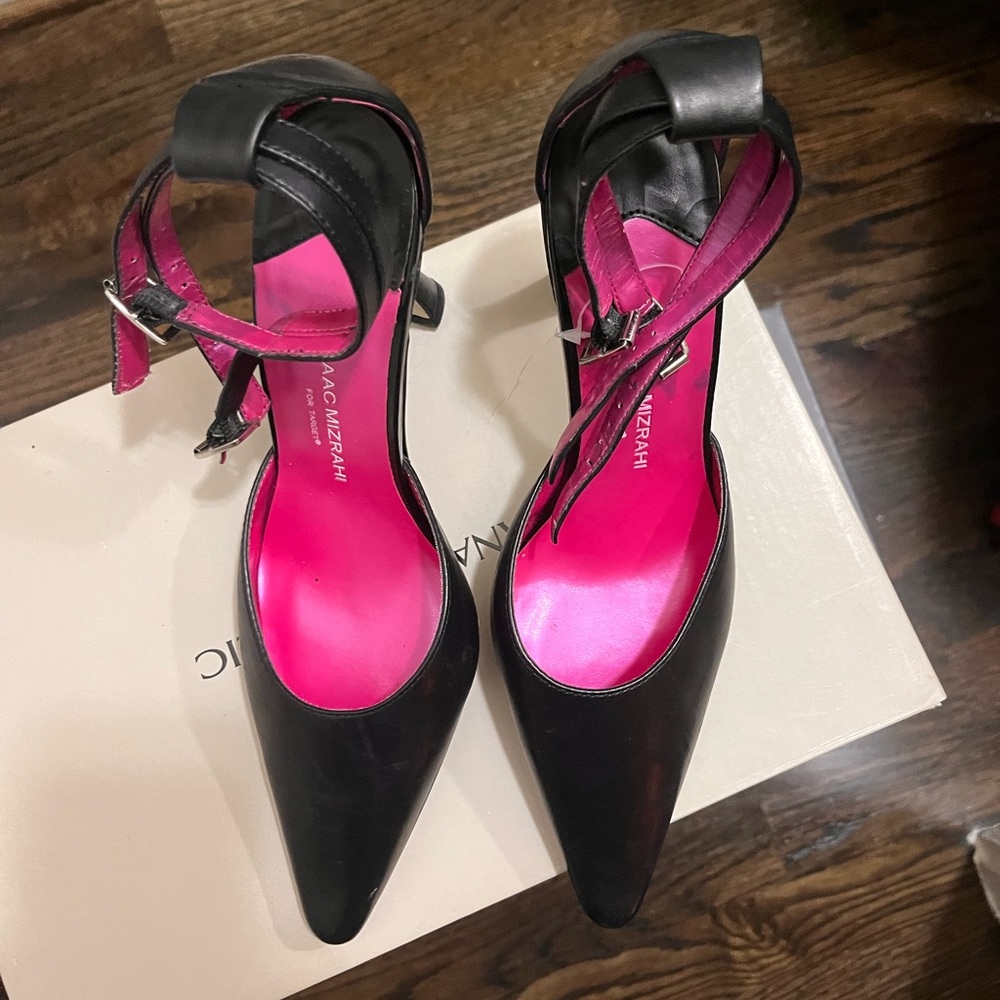 Brand new, never worn Isaac Mizrahi for target - black leather Mary Jane.